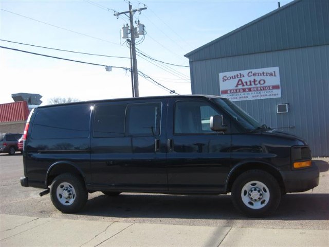 Used 2009 Chevrolet Express Cargo Work Van with VIN 1GCGG25C791166340 for sale in New Ulm, Minnesota